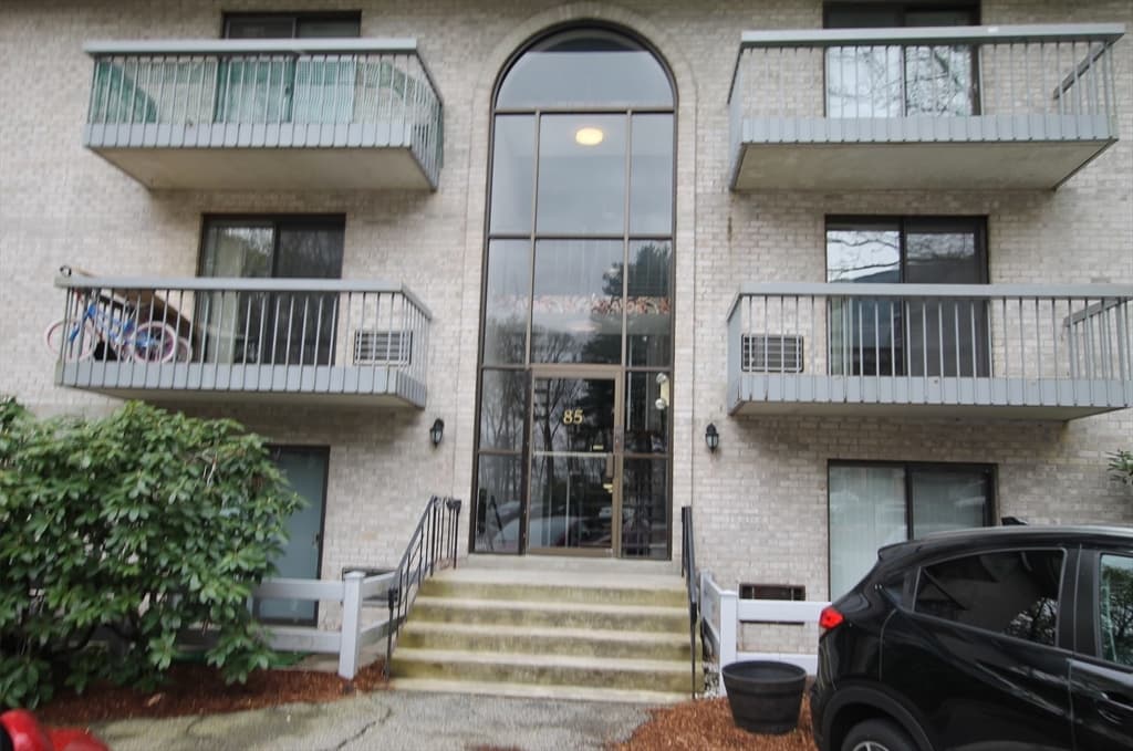 85 Commons Dr #310