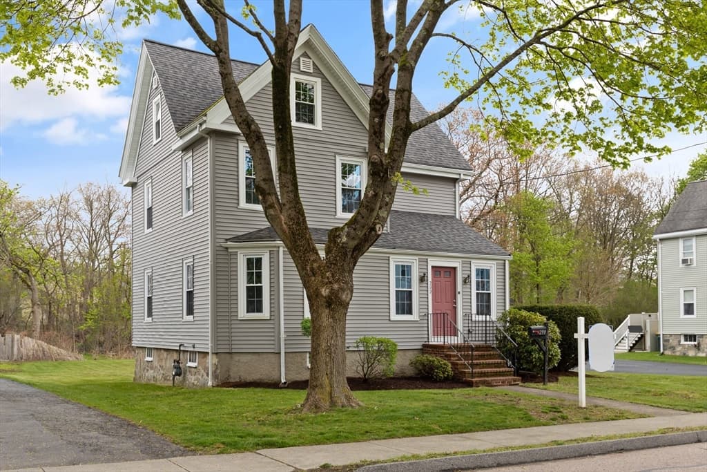 299 Railroad Ave photo 2