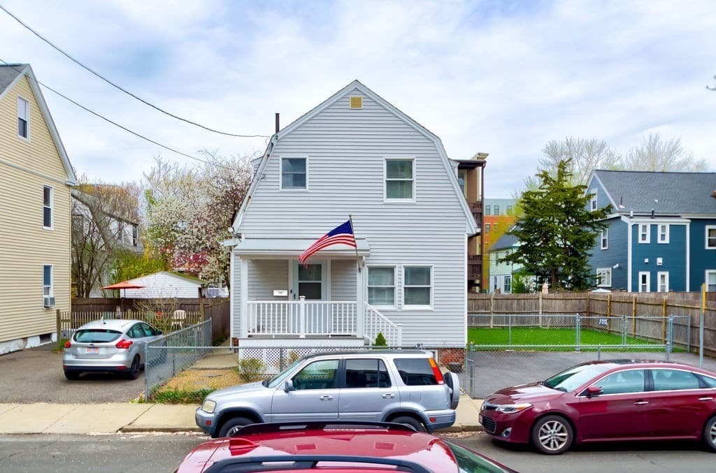 90 Alpine Street photo 3