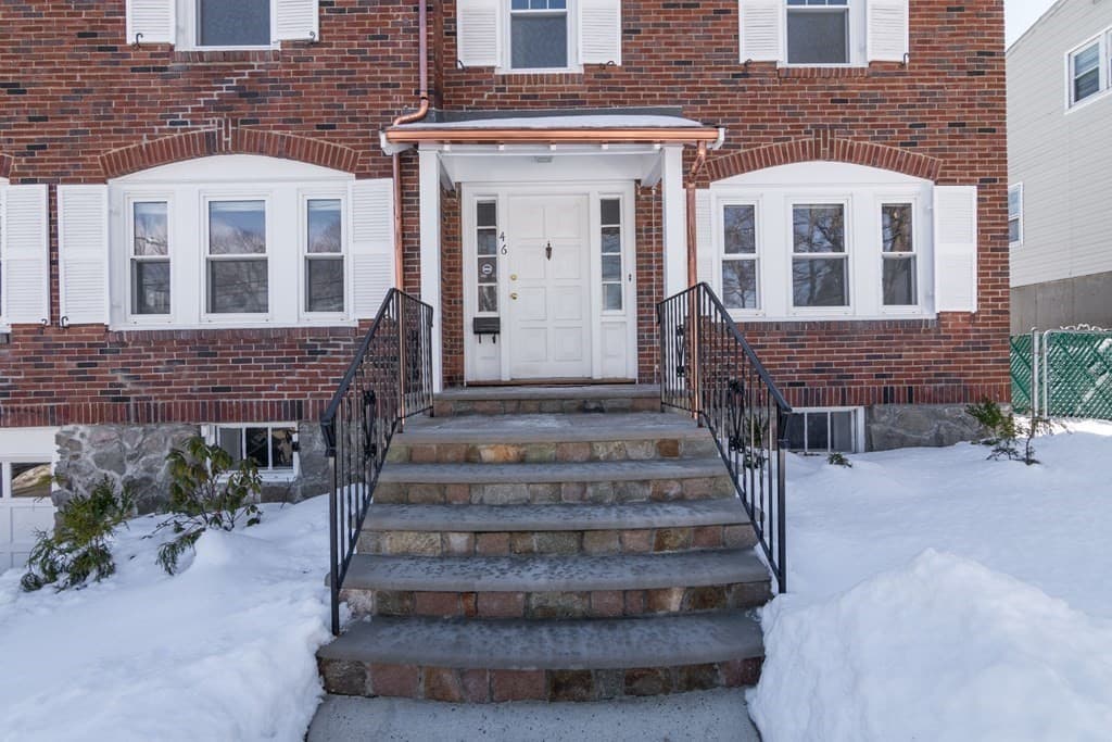46 Cerdan Ave photo 2