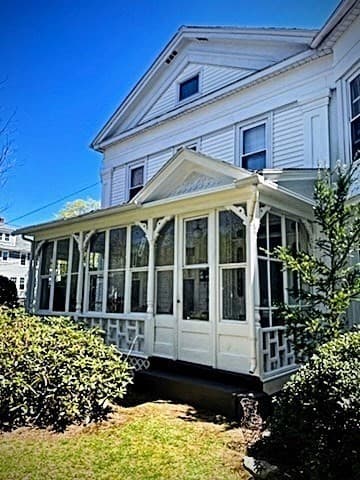 104 College St