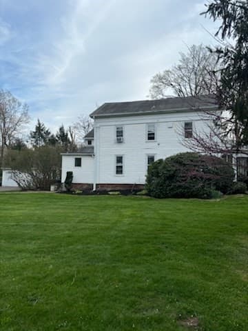 104 College St photo 4