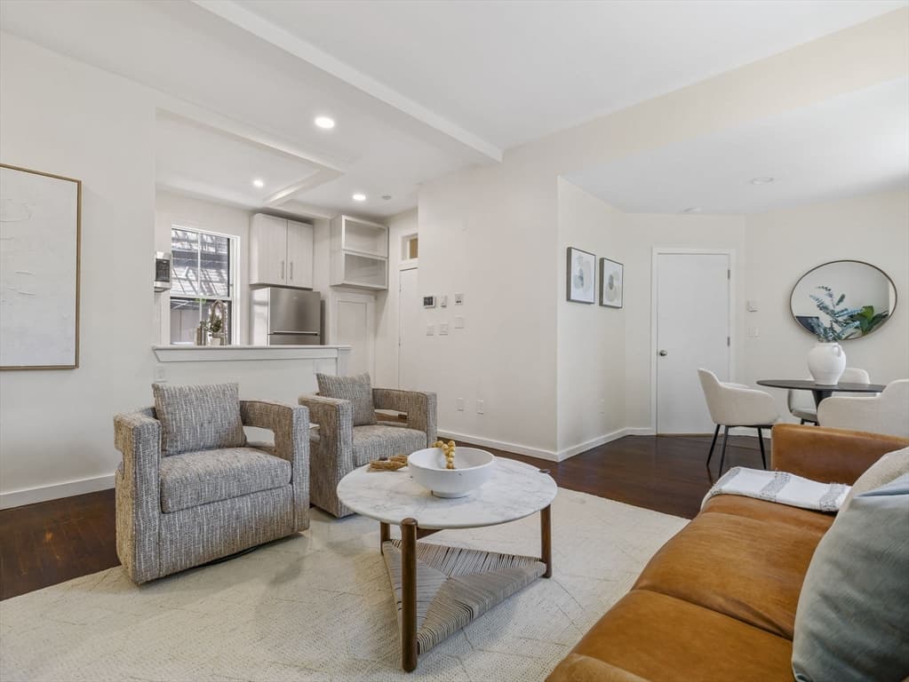 2-A Wellington St #2