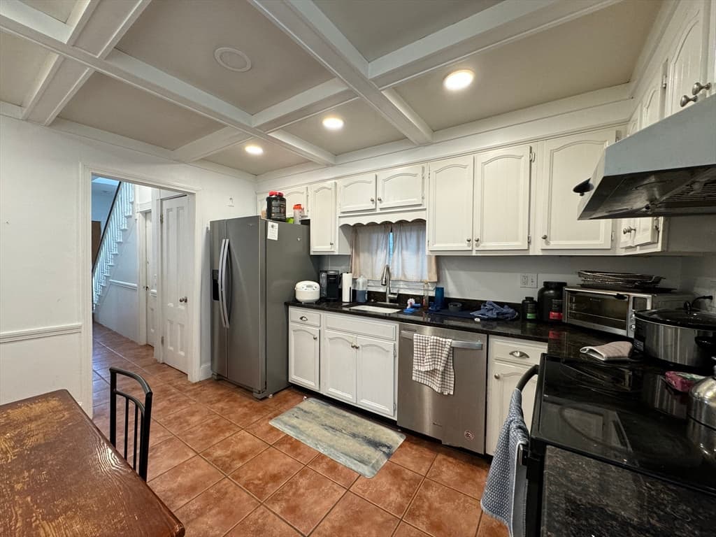 803 E 3rd Street photo 2