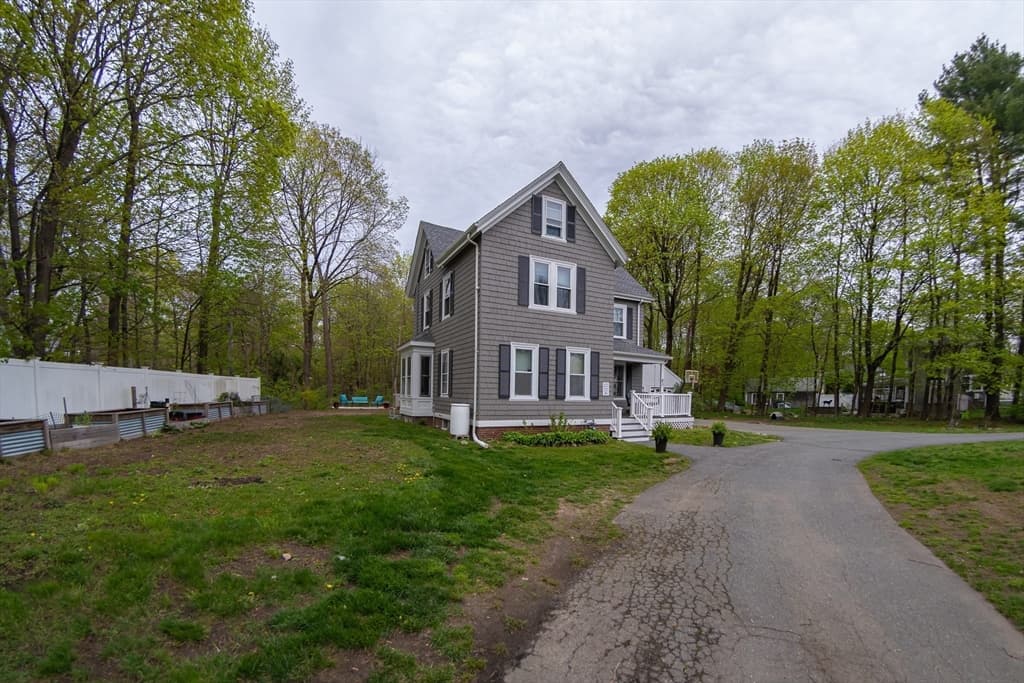 80 Billings St photo 4