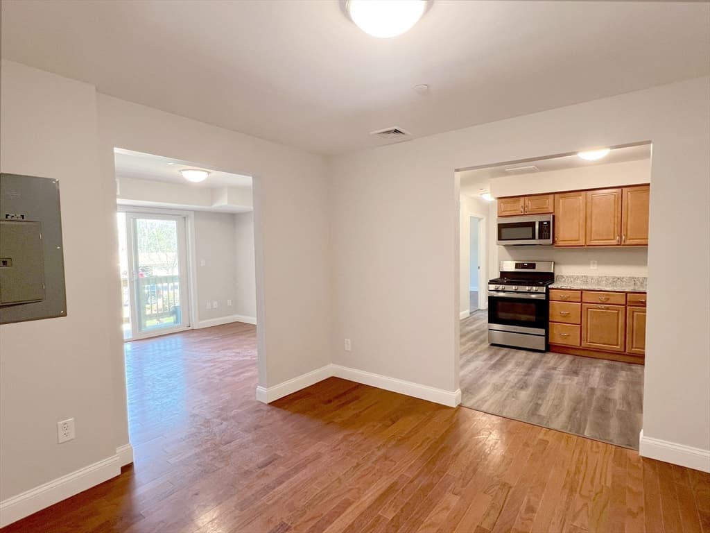 30 Randolph Dr #30 photo 3
