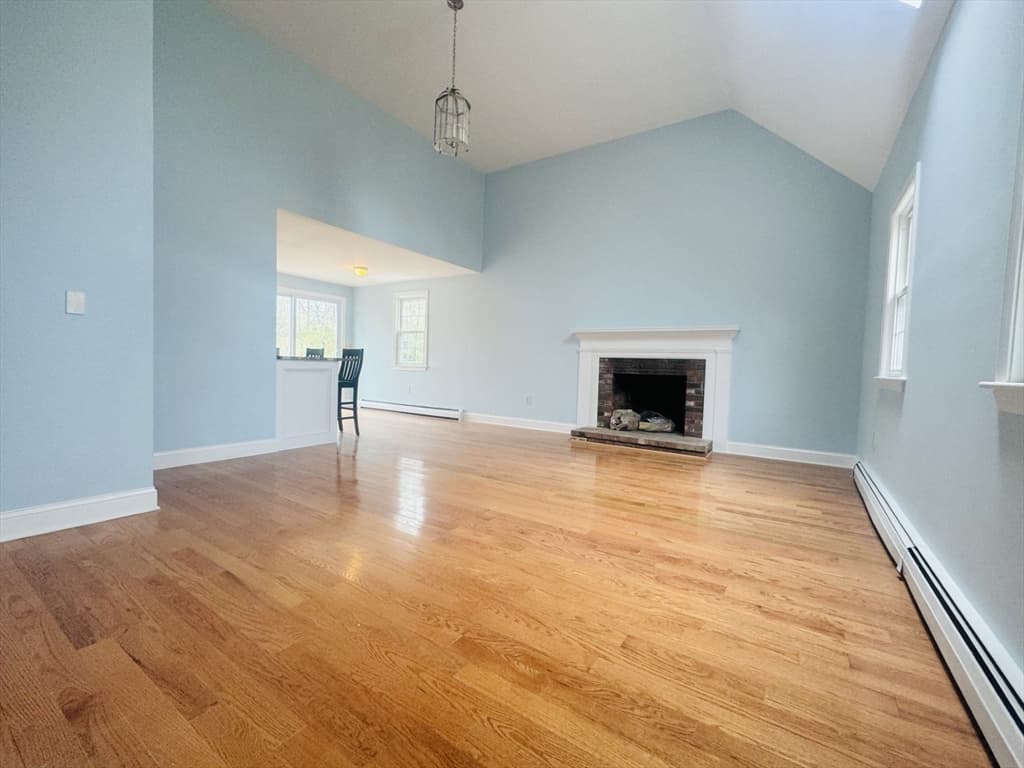 18 Nauset St photo 2