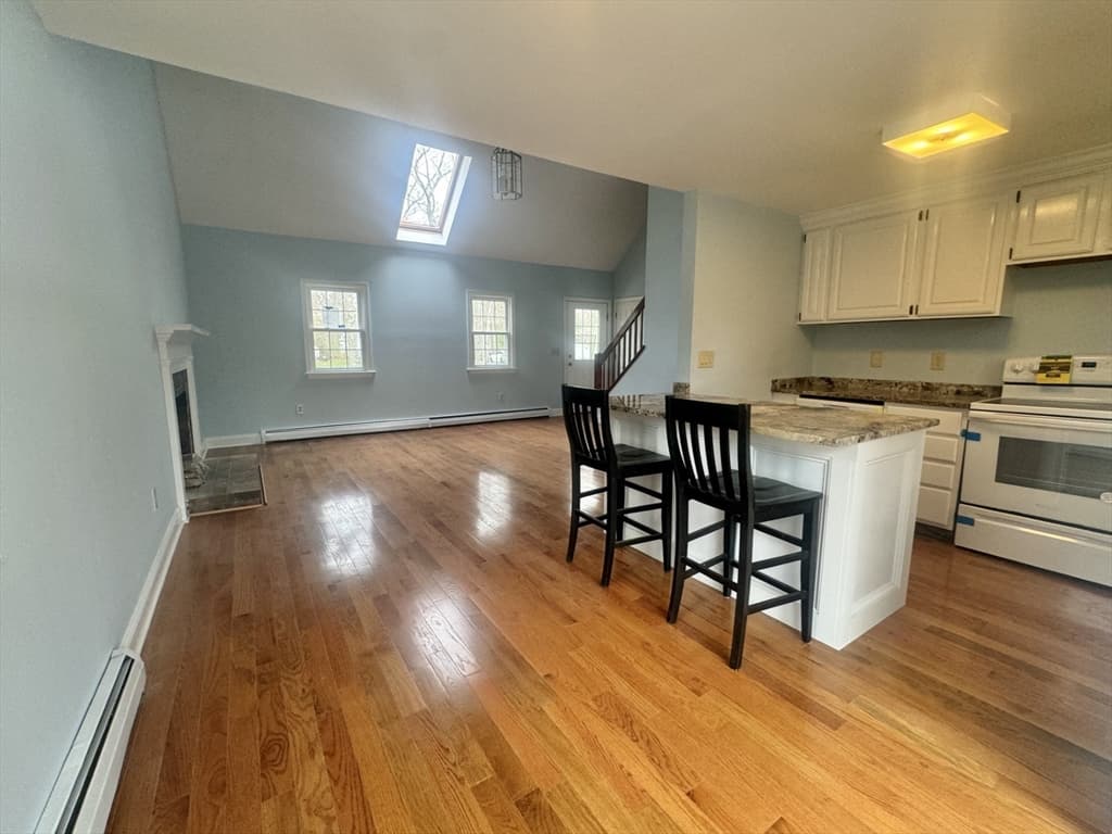 18 Nauset St photo 3