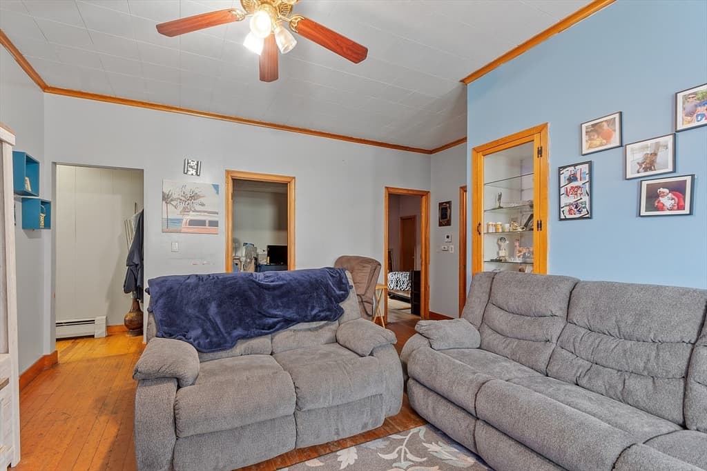 246 E Dwight St photo 5