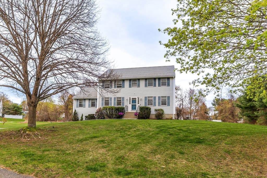 4 Todd Ln
