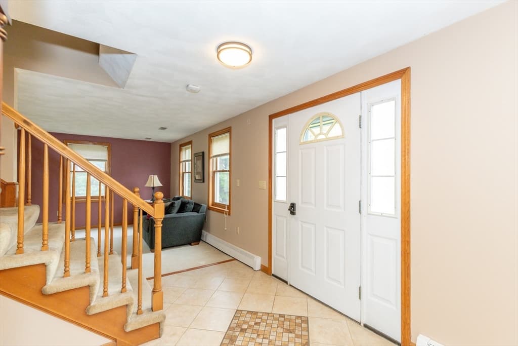 4 Todd Ln photo 4