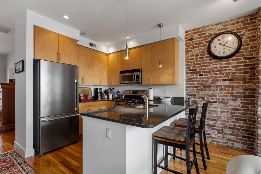275 W 2nd #2