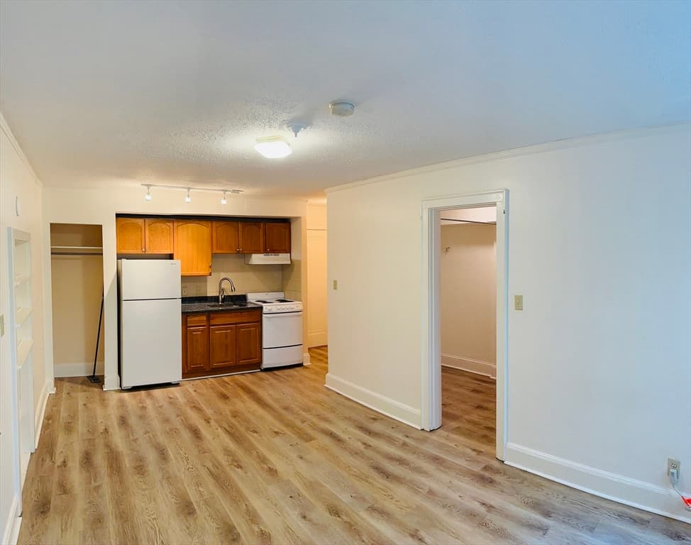 195 Thomas Burgin Parkway #212 photo 3