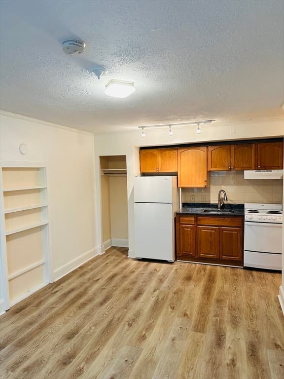 195 Thomas Burgin Parkway #212 photo 4