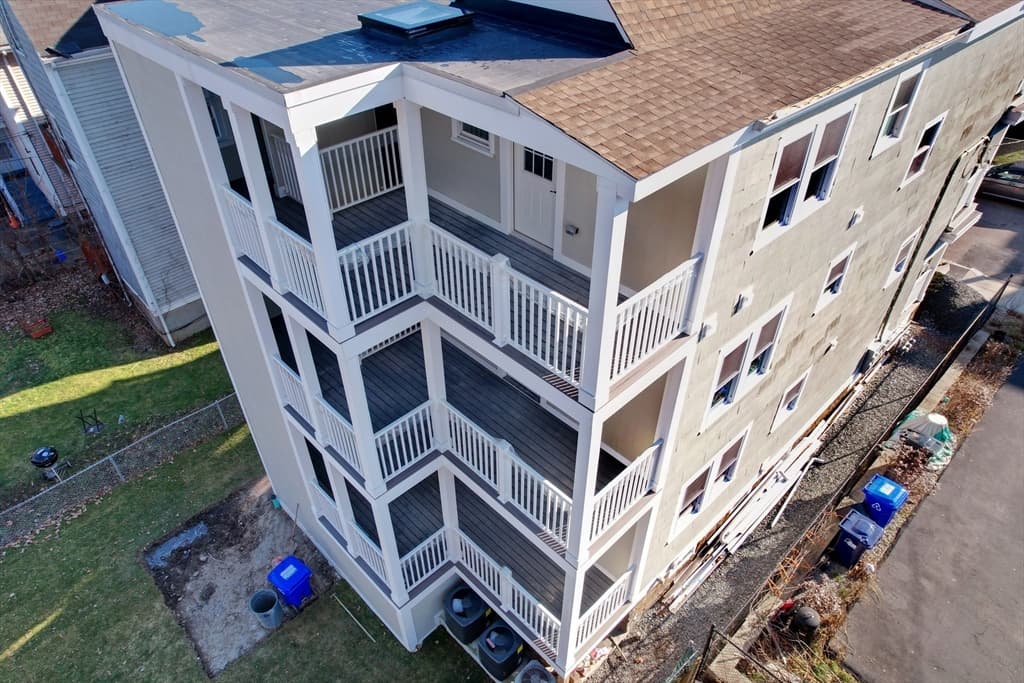 10 Brenton St #3 photo 2