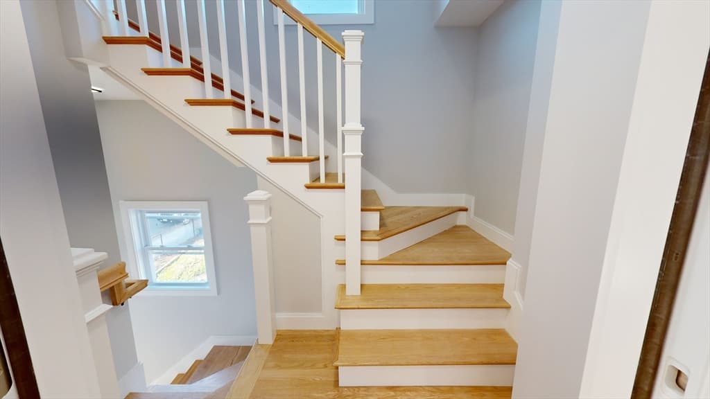 10 Brenton St #3 photo 3