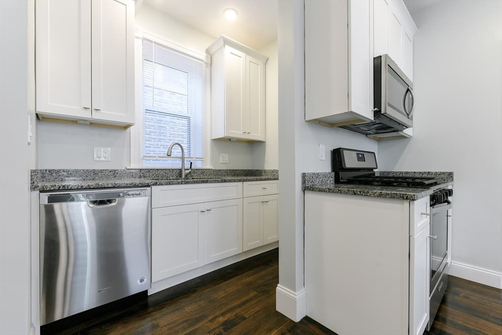 107 Harrishof St #3 photo 3