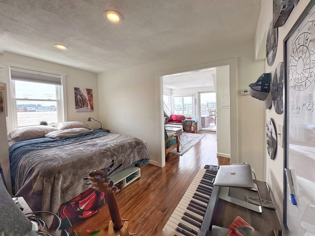 396 Meridian St #4 photo 5