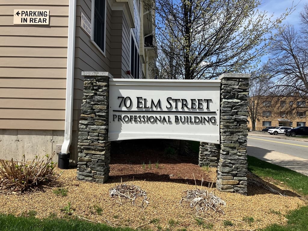 70 Elm St photo 3