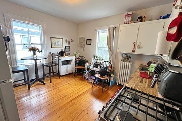 141 Brown St #2R photo 2