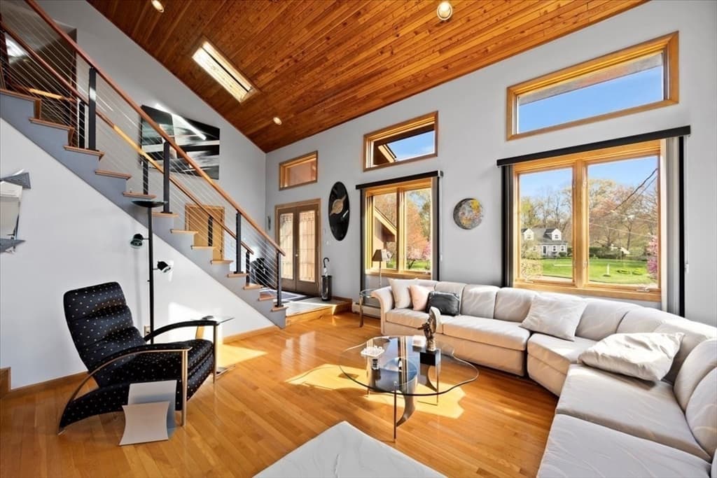 79 Lisa Dr photo 5