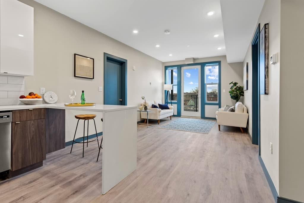 1258 Massachusetts Avenue #205 photo 2