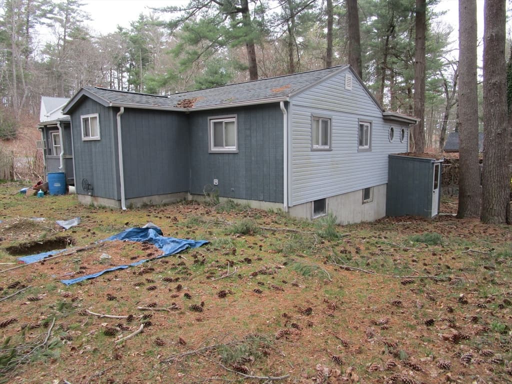 69 Oak Street photo 4