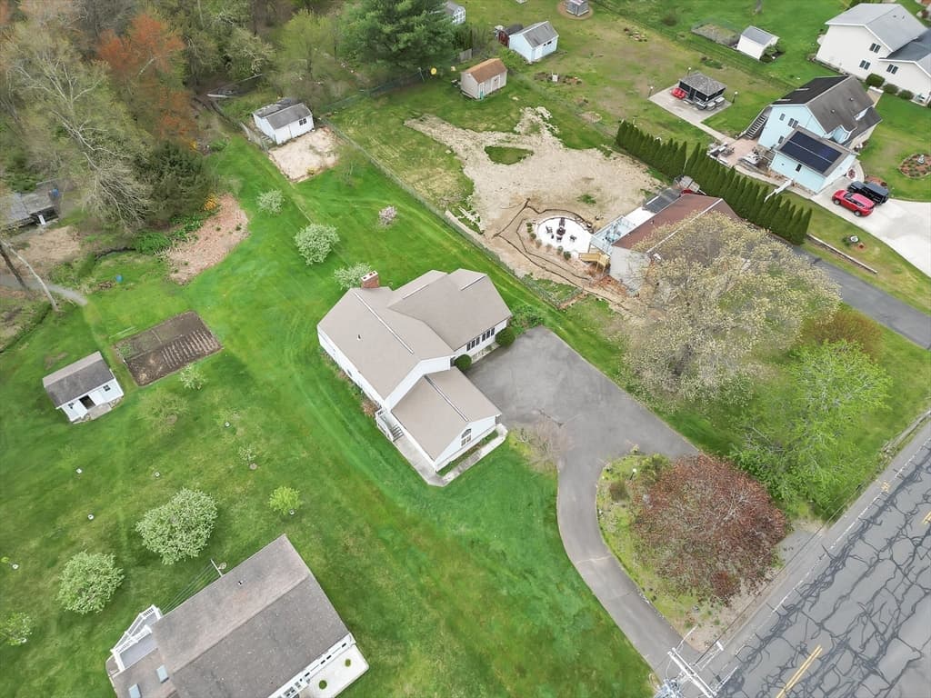 109 Chapin St photo 5