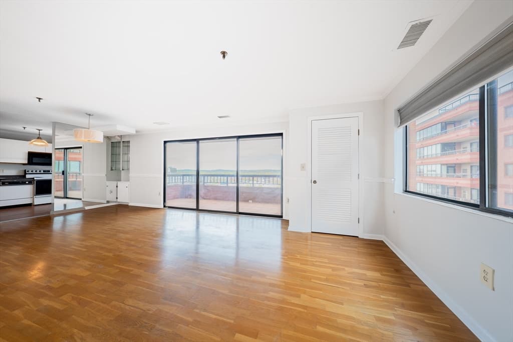 3920 Mystic Valley Pkwy #918