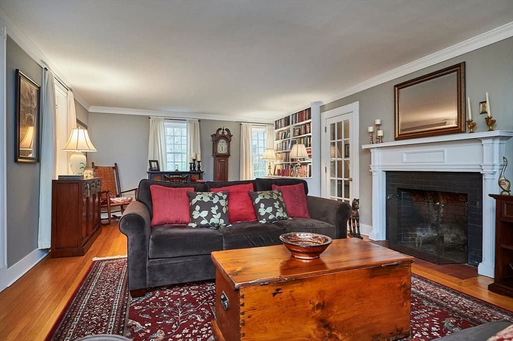 846 East Pleasant photo 3