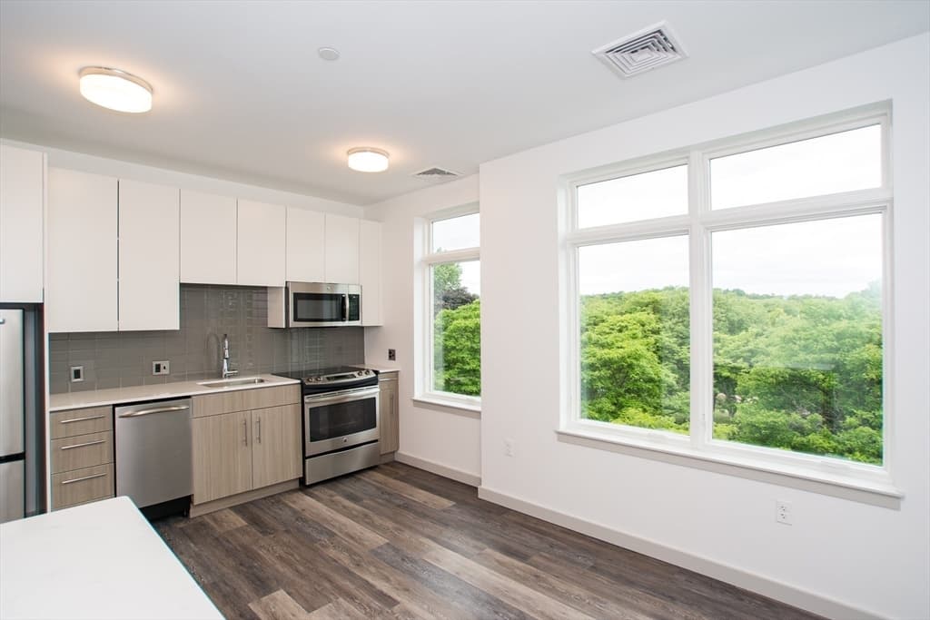 180 Telford Street #313