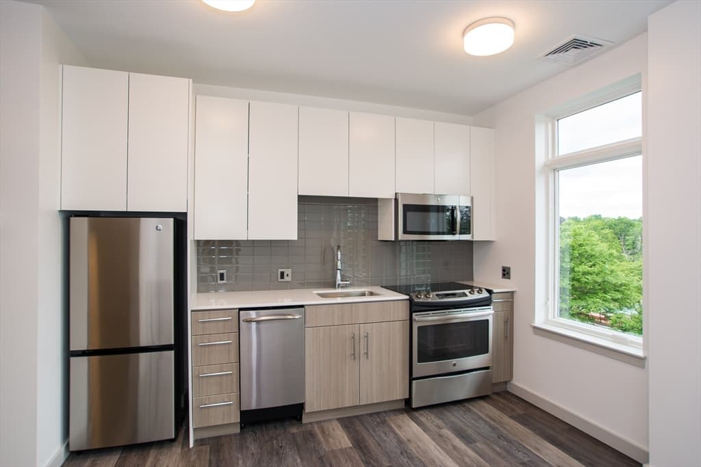 180 Telford Street #313 photo 4
