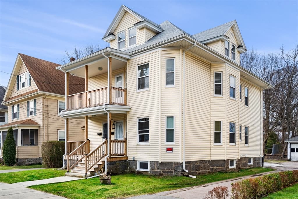 37 Dysart St #37