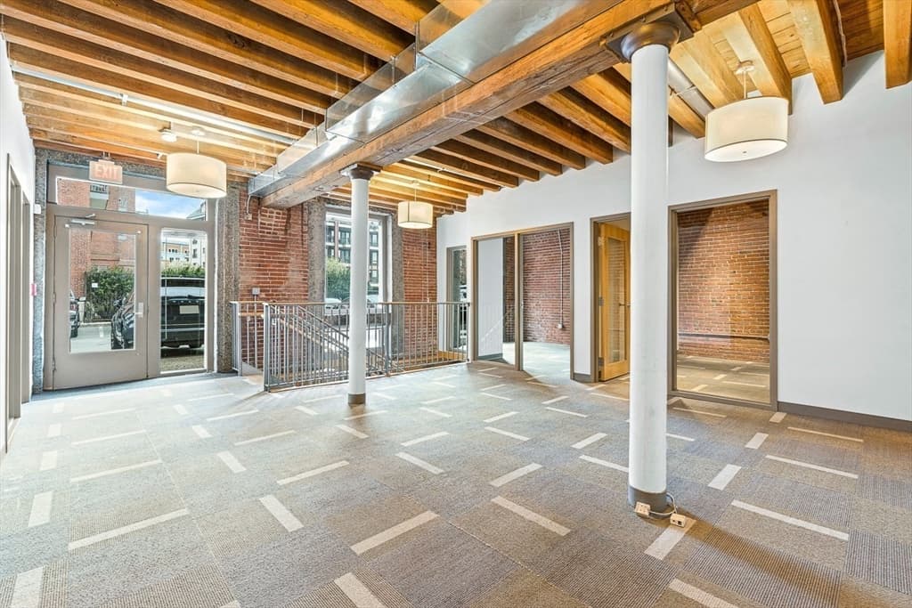 343 Commercial St #109 photo 2
