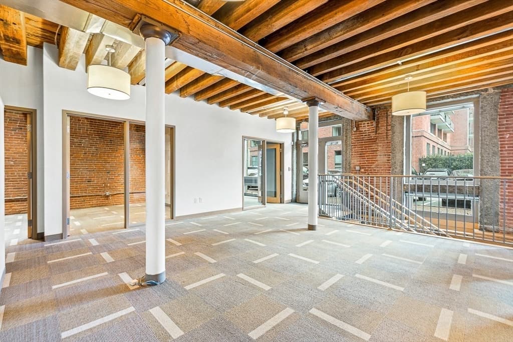343 Commercial St #109