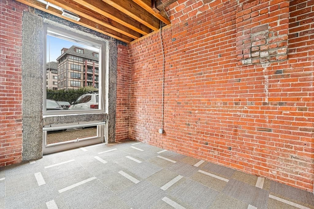 343 Commercial St #109 photo 5