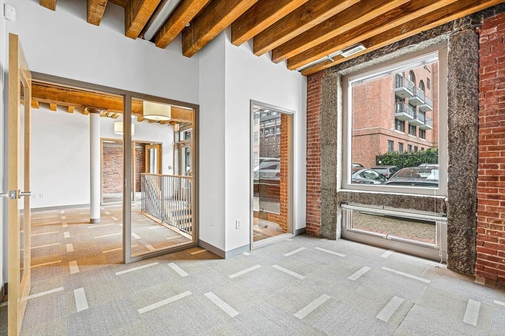 343 Commercial St #109 photo 4