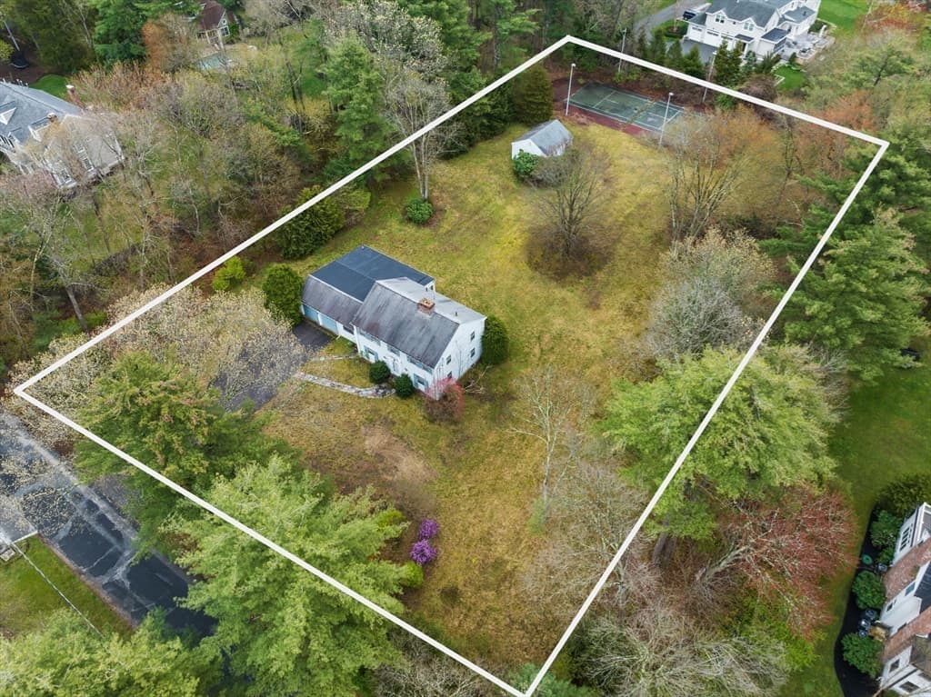 50 Laurel Rd photo 3