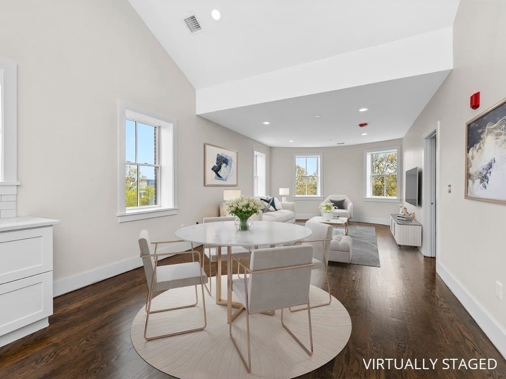 8 Monument Square #4