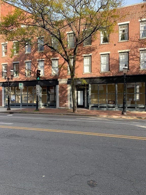92 Central St photo 5