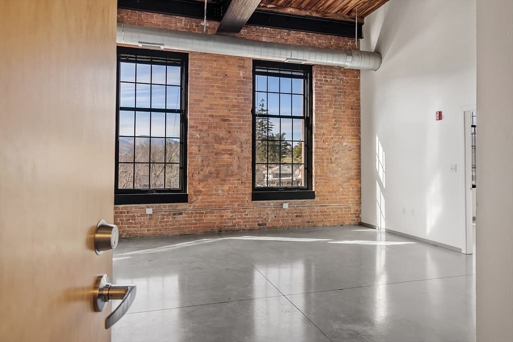 160 Water St #308 photo 2