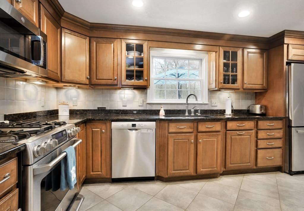 74 Harvey Ln photo 3