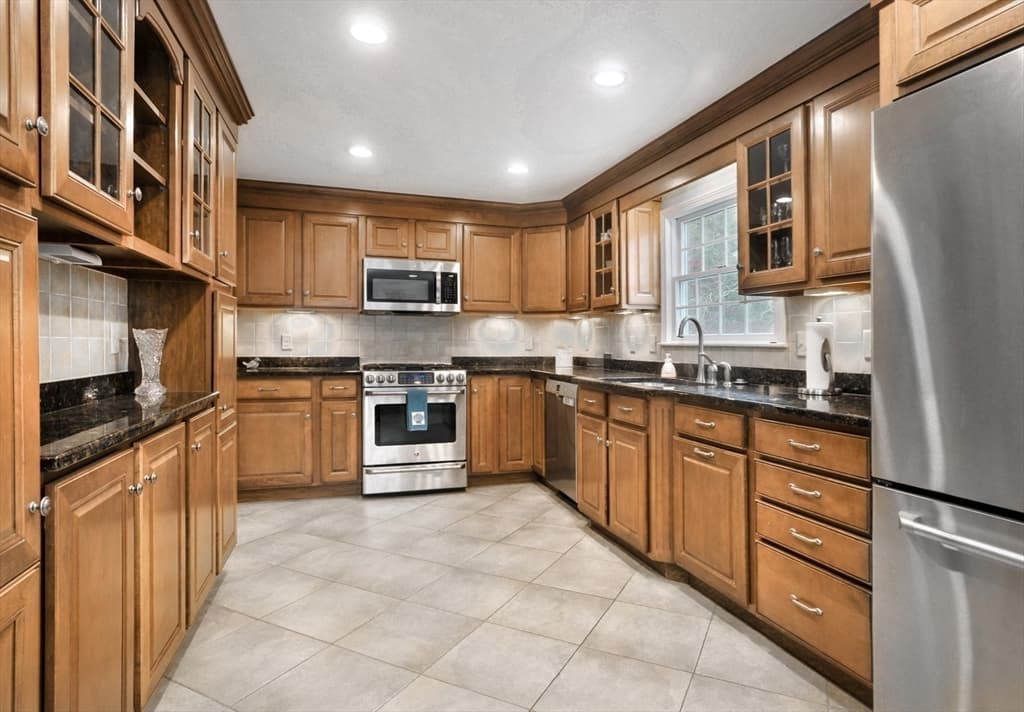 74 Harvey Ln photo 4