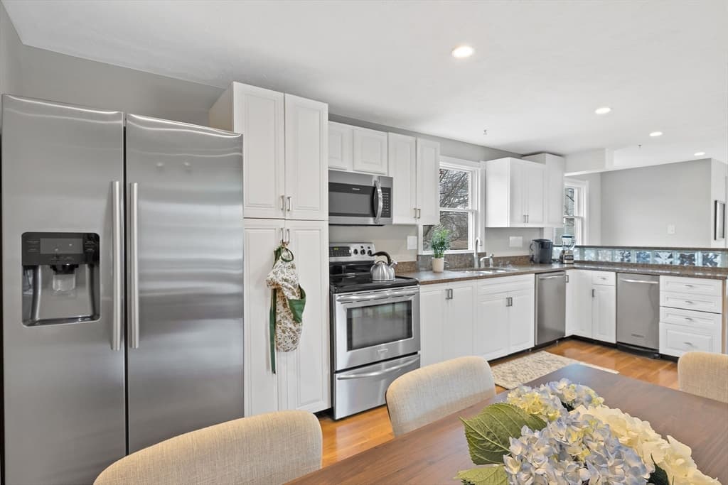25 Warfield Ave