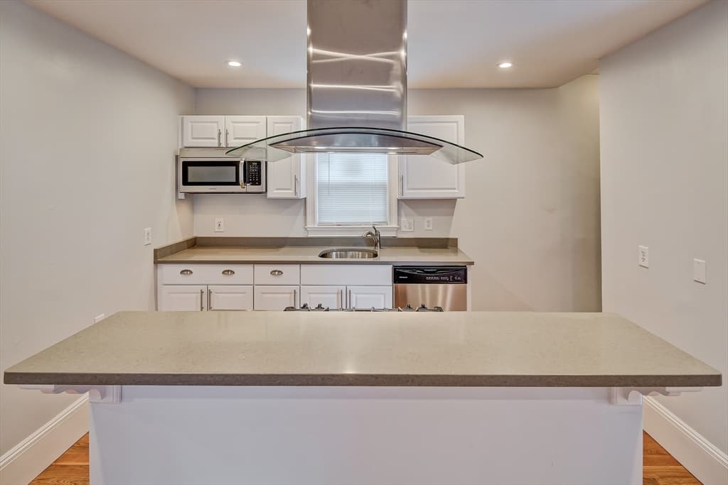 32 Rawson