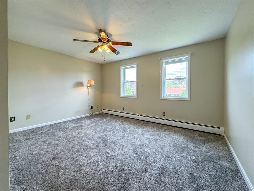14 Clarence Dr photo 5