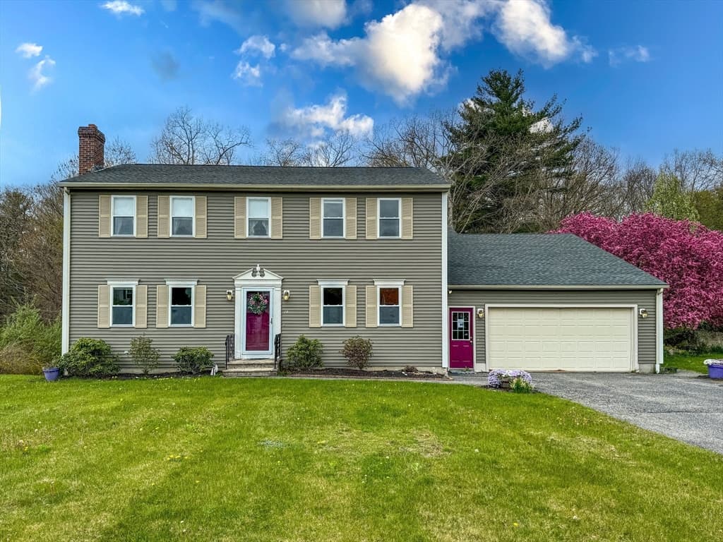 14 Clarence Dr
