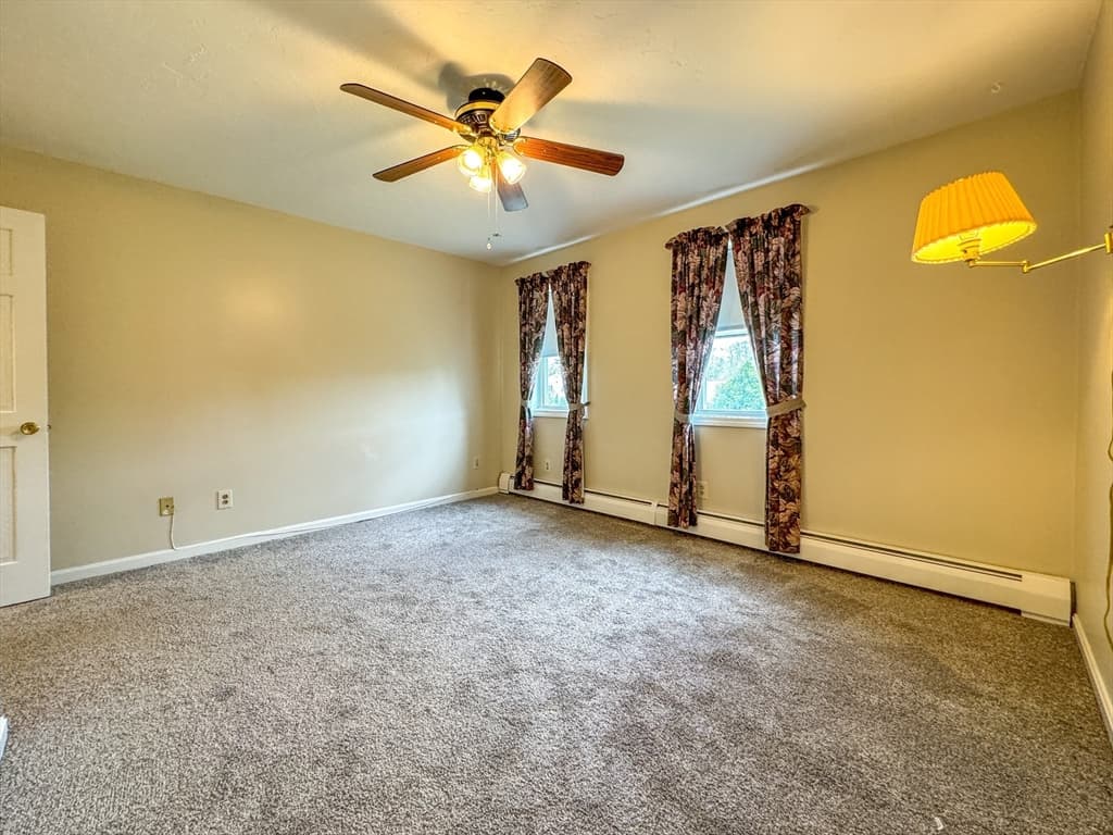14 Clarence Dr photo 3