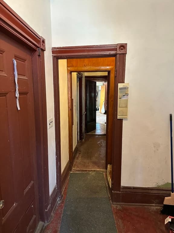 215 Harrison Ave photo 5