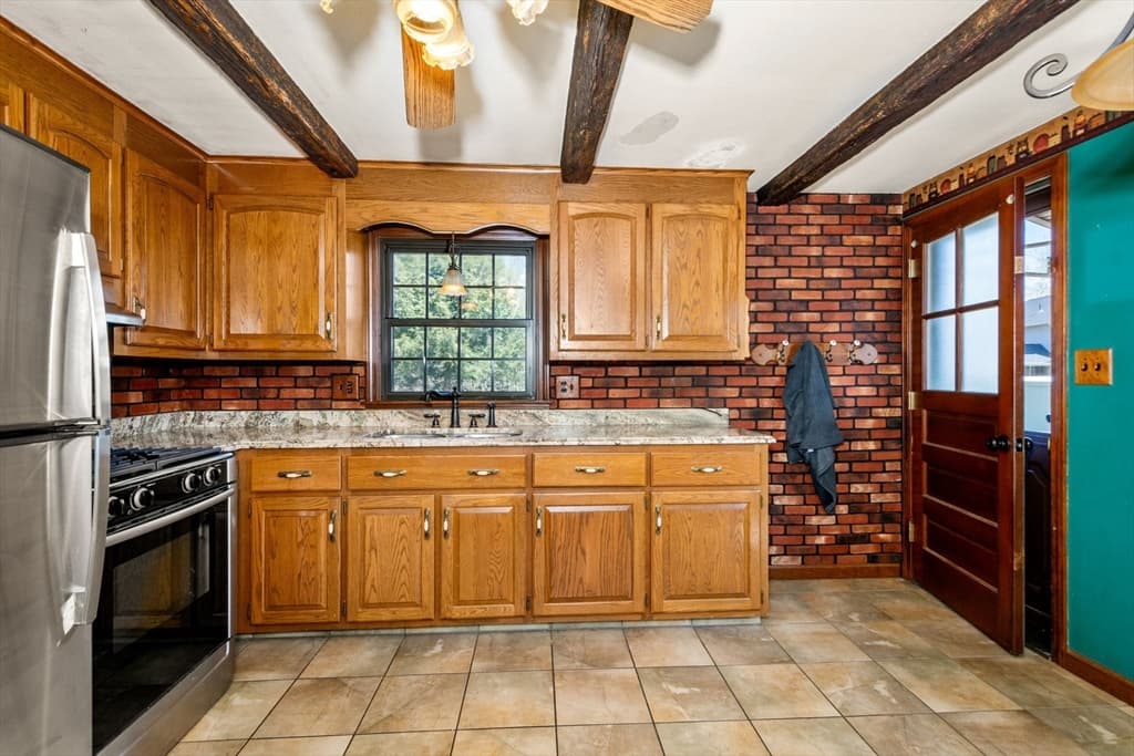 39 Pondview Dr photo 2